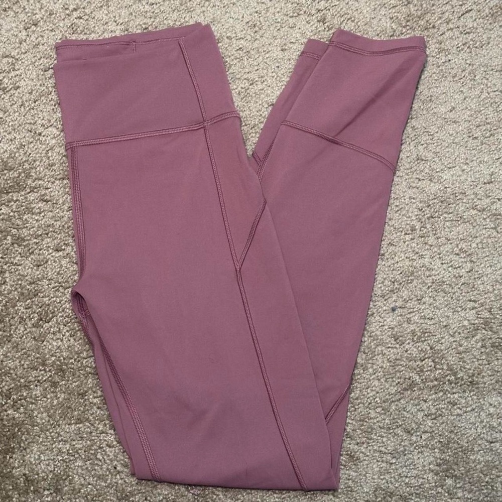 Lululemon In Movement Crop Leggings Size 6 Purple High Rise Yoga Gym
#200